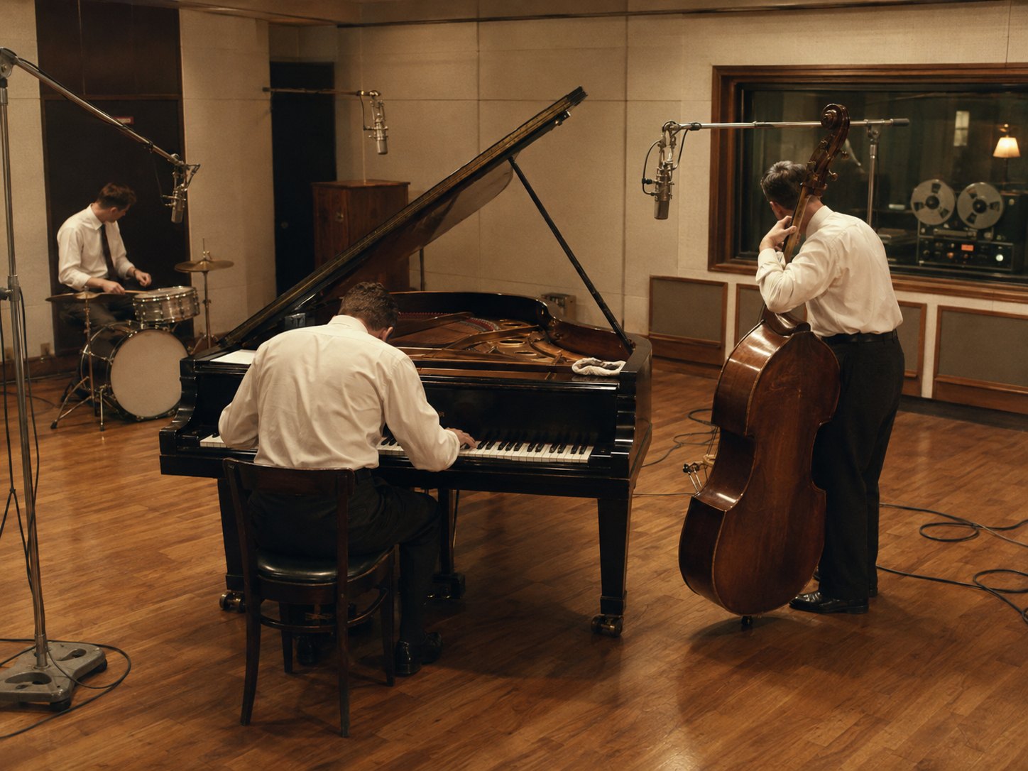 1959年12月28日，Reeves Sound Studios：三個人第一次把那套還沒被命名的語言錄進磁帶。（場景示意圖）